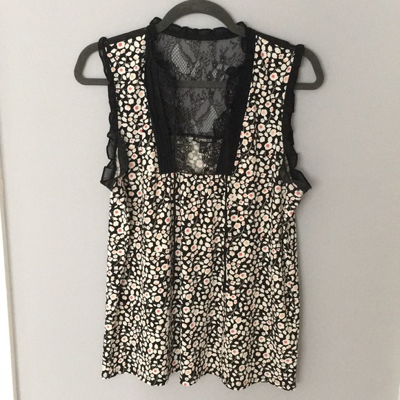 Express Tops - Express sleeveless print lace top